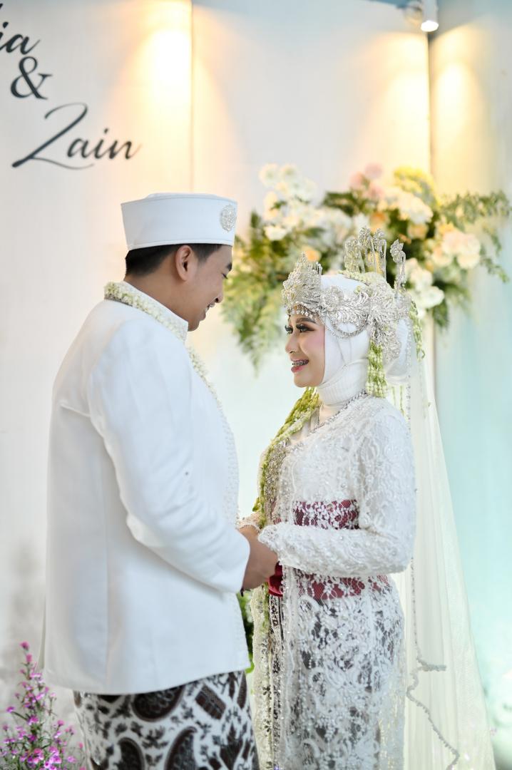 https://Zainaul.webnikah.com/dirmember/00000027/Aulia12/photo-265490-310978-l-202409140107.jpg